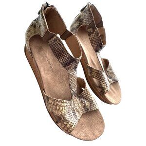 Adrienne Vittadini Green Snake Print Wedge Sandals With Back Zipper Size 7.5